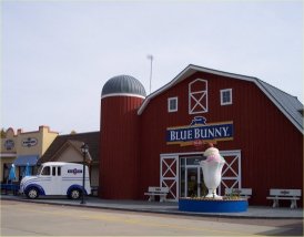 lemars blue bunny visitor center