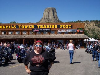 janet at devils tower trading post